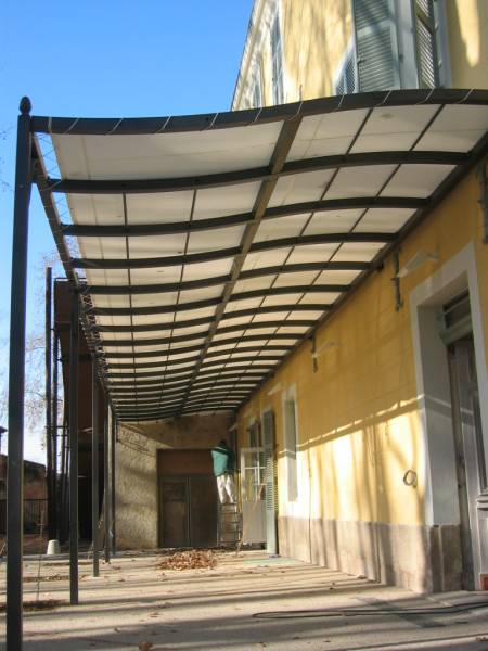 Pergola en fer forgé artisanale pour le Domaine de Fontblanche à Vitrolles
