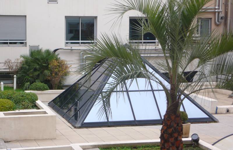 Verrière acier design en Toiture Sur-Mesure de l'Hopital Européen à Marseille