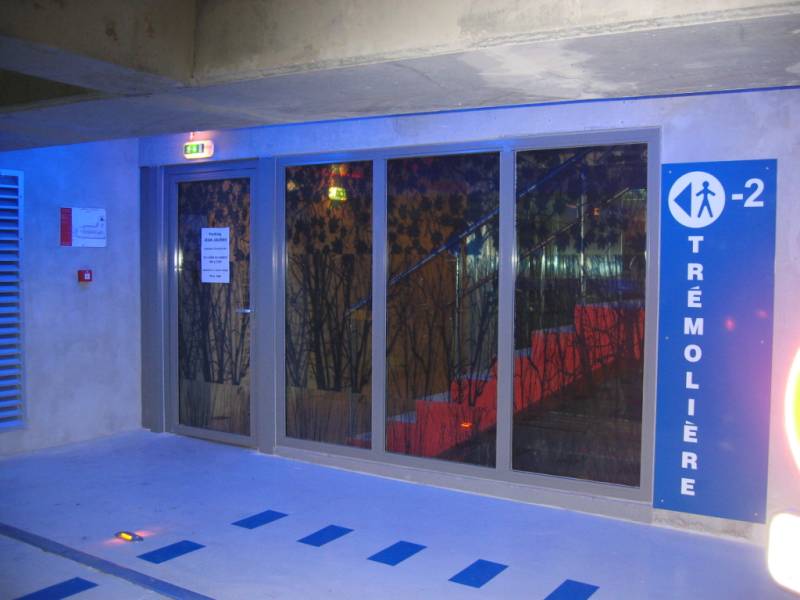 Ensemble de Menuiserie Métallique Vitrée Coupe-Feu pour un Parking de la Valette du var